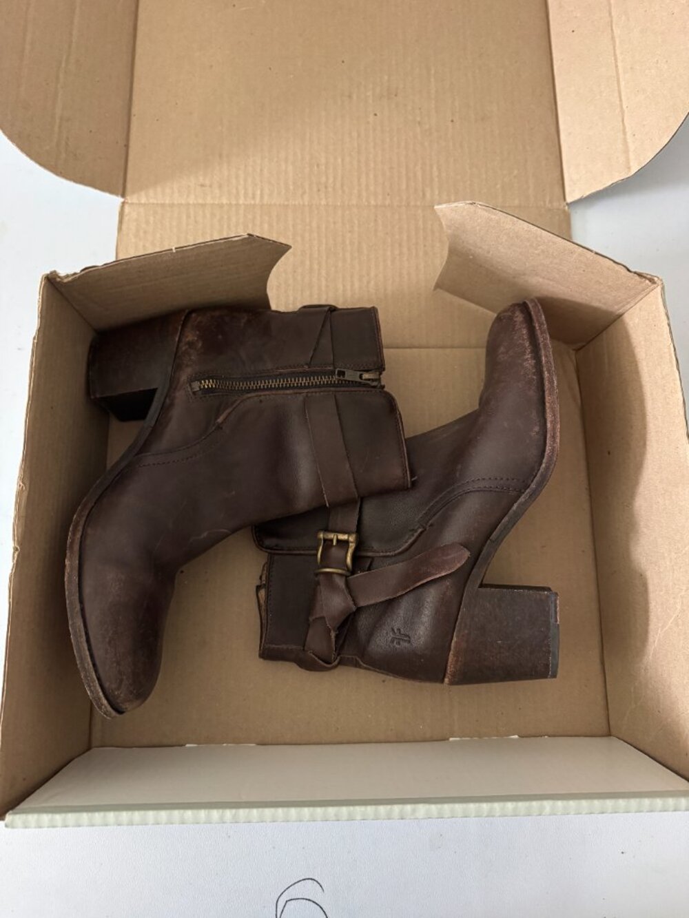 Frye Malorie Knotted Short Heeled Bootie Womens 9.5M Brown Leather 76117, 347611 - Picture 14 of 15